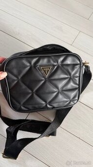 Kabelka Guess