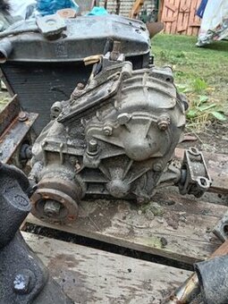 Predám motor z 1203, prevodovku, chladič