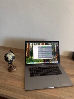 MacBook Pro 15 2019, 32GB Ram, 512SSD, 185 cyklov