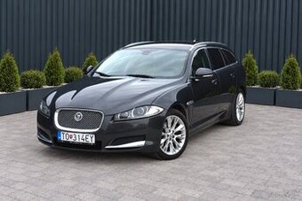 Jaguar XF 2013 2.20 SportBrake Premium Luxury Servisná kniha