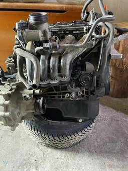 Predám náhradné diely a motor pre Škoda Fabia 2 - 1.4 16V