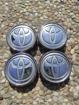 Toyota originálne stredové kryty alu diskov