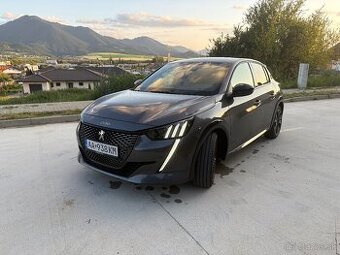 Peugeot 208 1.2 PureTech 100 GT EAT8