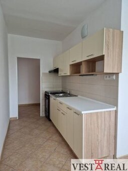 Na prenájom 3-izbový Byt s balkónom Galanta