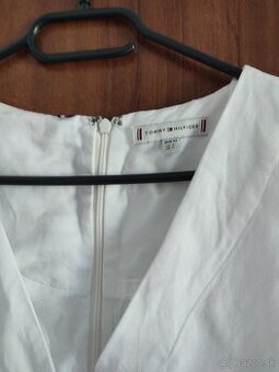Šaty Tommy Hilfiger