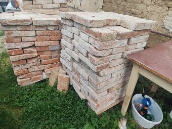 Predám tehlu , je značena 500ks Tehla je zo starého domu Mú