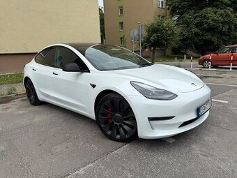 TESLA 3 Facelift Performance iba 25000 KM v záruke