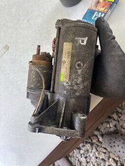 Renault štarter - 1