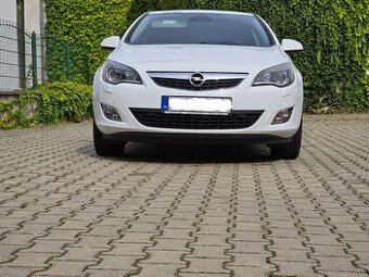 Opel Astra 1,4 Turbo, 2012
