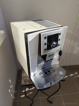 Kávovar DeLonghi Perfecta easytronic plus