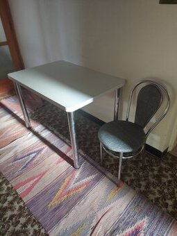 Stôl a 5ks stoličiek