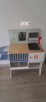 Detská drevená klinika