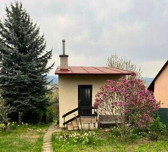 Záhradná chata s výhľadom na mesto - 1