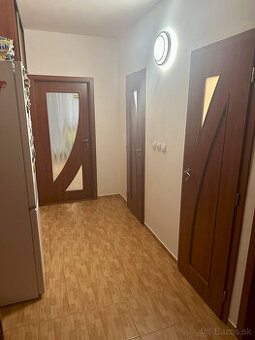 Predam interierove Laminatove dvere