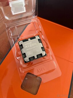 AMD Ryzen 7 7800X3D - procesor