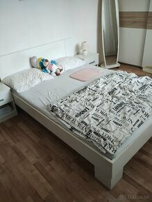 Futunova posteľ 140x200cm
