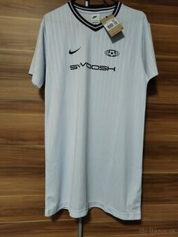 športové šaty Nike XS
