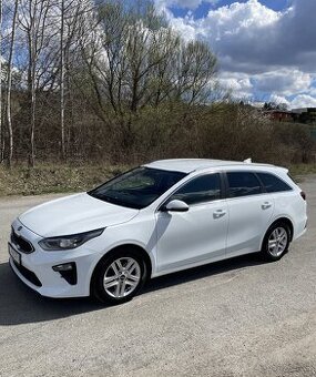 KIA Ceed SW 1.6 CRDi MHEV Gold A/T - BOHATÁ VÝBAVA