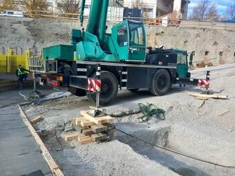 Žeriavnické práce po celom Slovensku – LIEBHERR LTM 1055 a L