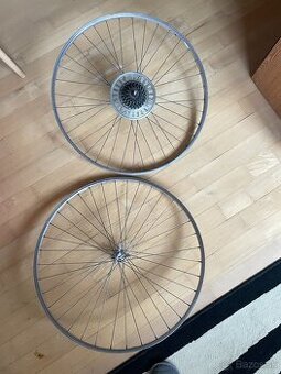 predám kolesá bicykel favorit + NOVÝ plášť