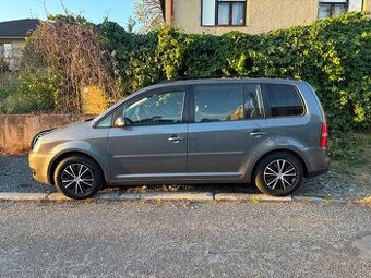 VOLSKWAGEN TOURAN 2.0 TDI