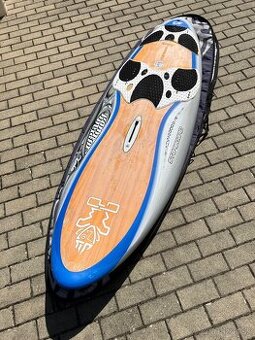 Windsurf doska Starboard Carve 127 + 2 plutvy – freeride