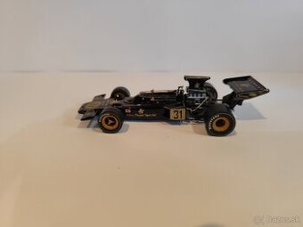 Lotus 72