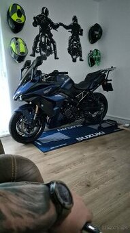 SUZUKI GSXS 1000 GT