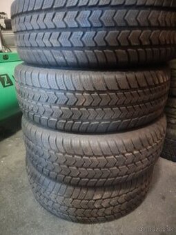 Predam zanovne zimne pneu 205/65-16c semperit