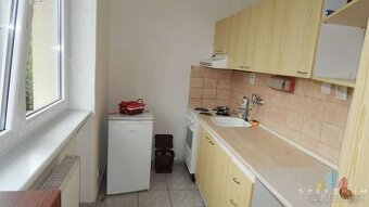 SPEKTRUM REALITY- Na PRENÁJOM 1 -izbový byt 28 m2, Handlová