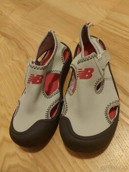 Detske sandále New Balance do vody