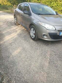 Renault Megane 3  1,6 74 kw  benzin