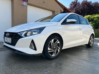 Hyundai i20 1.2i Family v Zaruke, Apple carplay