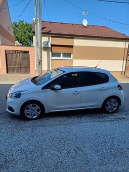 Peugeot 208 vo výbave