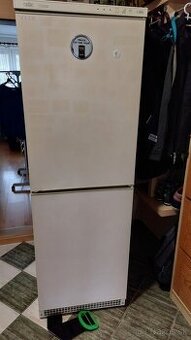 predam kombinovanu chladnicku, funkcnu