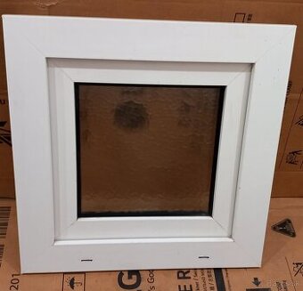 Predám okná 3 kusy rozmer 62x62 cm