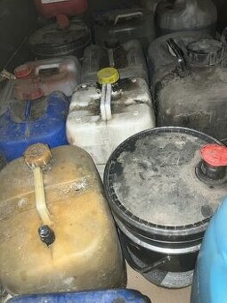 Predám starý motorový olej