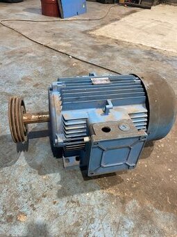 Asynchrónny elektromotor 22kw 2P 2930 ot/min