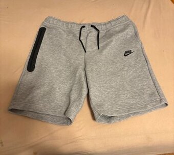 Nike tech kratasy