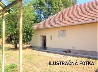 Rovný rodinný dom v obci Zatín