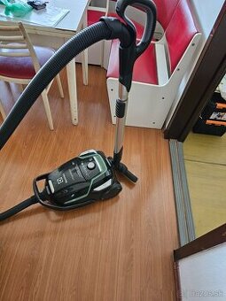 Predam vysavač Elektrolux