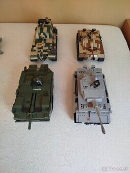Cobi Tanky a delá