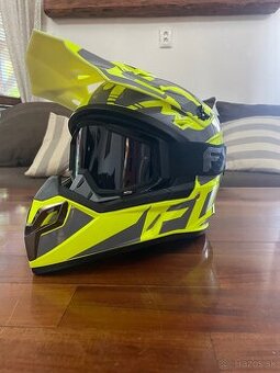 Motocross prilba
