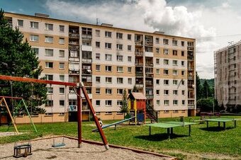 Prenájom 4-izbový byt Brezno
