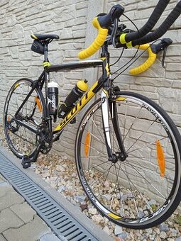 Predám cestný bicykel Scott