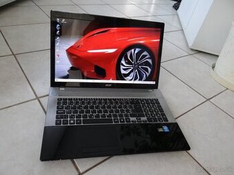 17.3" ACER V3/ Core I7/ 16GB RAM/ 256SSD a 500HDD/ 2xGra