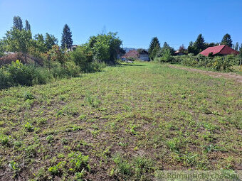 Pozemok s pôvodným domom na výstavbu rodinného domu v podu