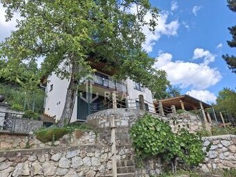 Znížená cena–Na predaj štýlová chata nad obcou Jablonov n/T