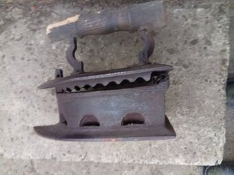 Predám tuto staršiu žehličku