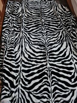 Predám 2 luxusné deky na dvojposteľ vzor zebra